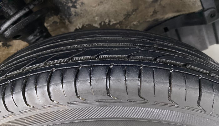 2017 Maruti Wagon R 1.0 LXI, Petrol, Manual, 71,729 km, Right Front Tyre Tread