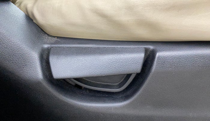 2019 Hyundai NEW SANTRO SPORTZ MT, Petrol, Manual, 89,815 km, Driver Side Adjustment Panel