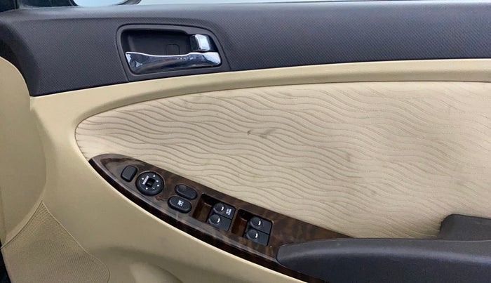 2014 Hyundai Verna FLUIDIC 1.6 VTVT SX, Petrol, Manual, 52,010 km, Driver Side Door Panels Control