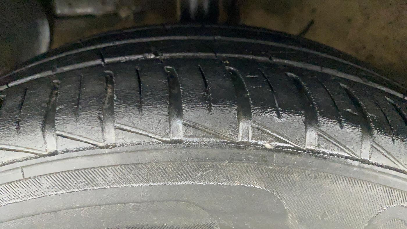 2020 Hyundai AURA S CNG, CNG, Manual, 40,714 km, Left Front Tyre Tread