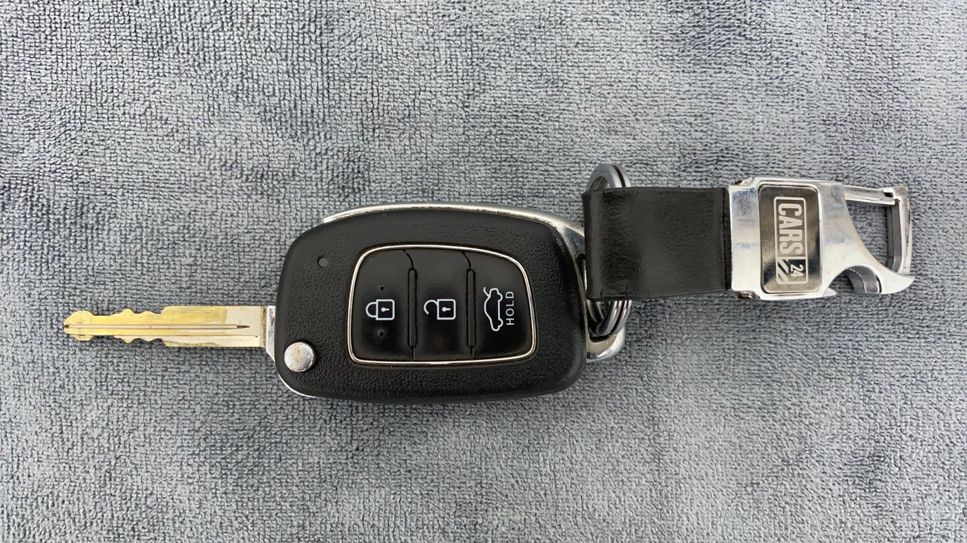 2020 Hyundai AURA S CNG, CNG, Manual, 40,714 km, Key Close Up