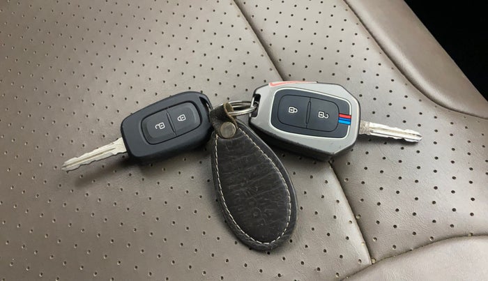 2019 Renault Duster 85 PS RXZ DIESEL, Diesel, Manual, 91,883 km, Key Close Up