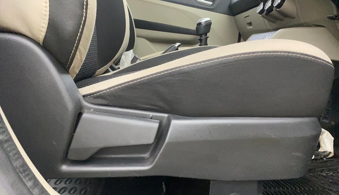 2020 Renault TRIBER RXZ, Petrol, Manual, 23,031 km, Driver Side Adjustment Panel