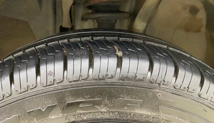 2020 Renault TRIBER RXZ, Petrol, Manual, 23,031 km, Right Front Tyre Tread