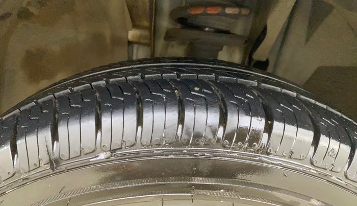 2020 Renault TRIBER RXZ, Petrol, Manual, 23,031 km, Left Front Tyre Tread