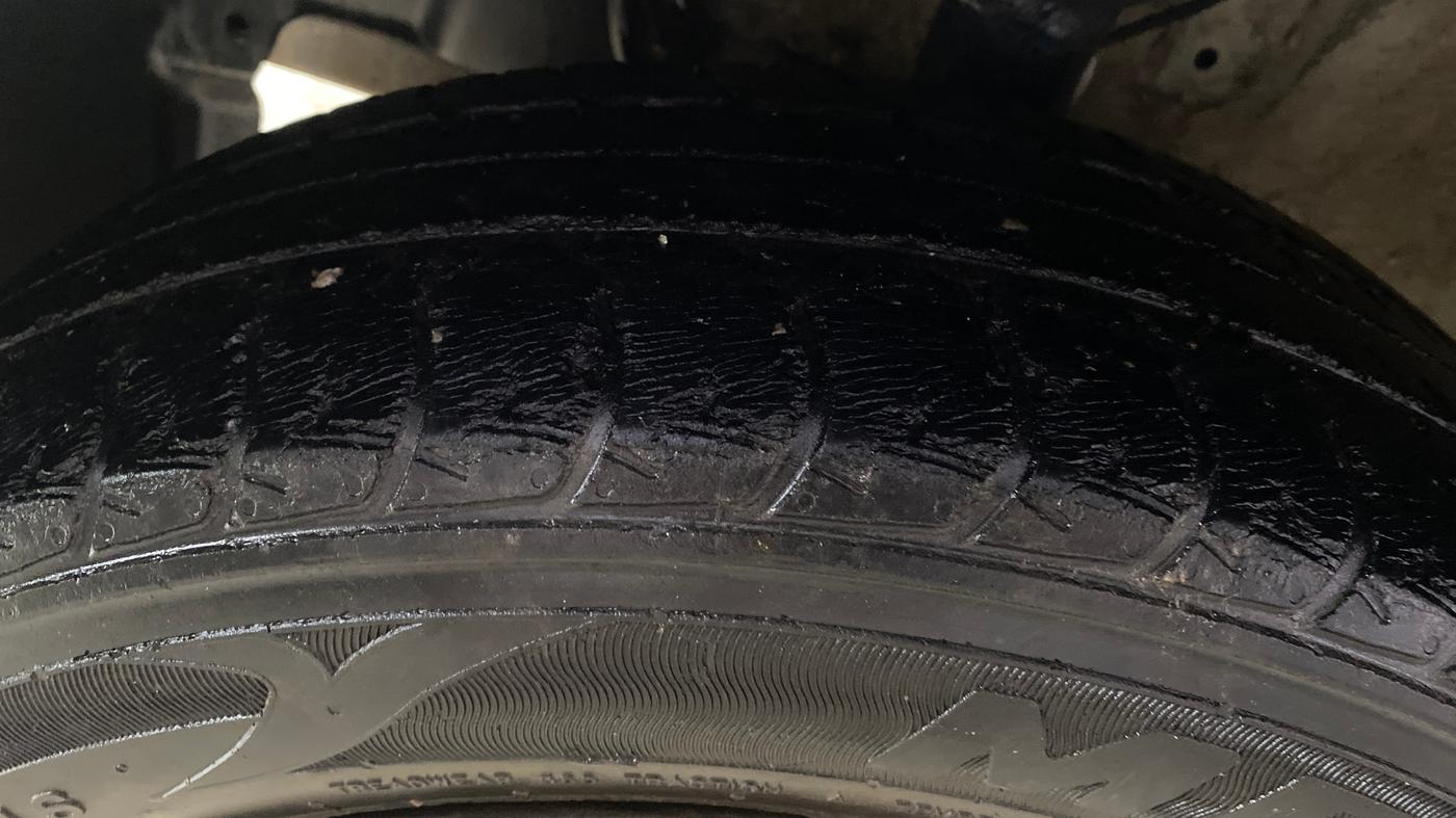 2019 Maruti New Wagon-R VXI 1.2 AMT, Petrol, Automatic, 21,172 km, Left Front Tyre Tread