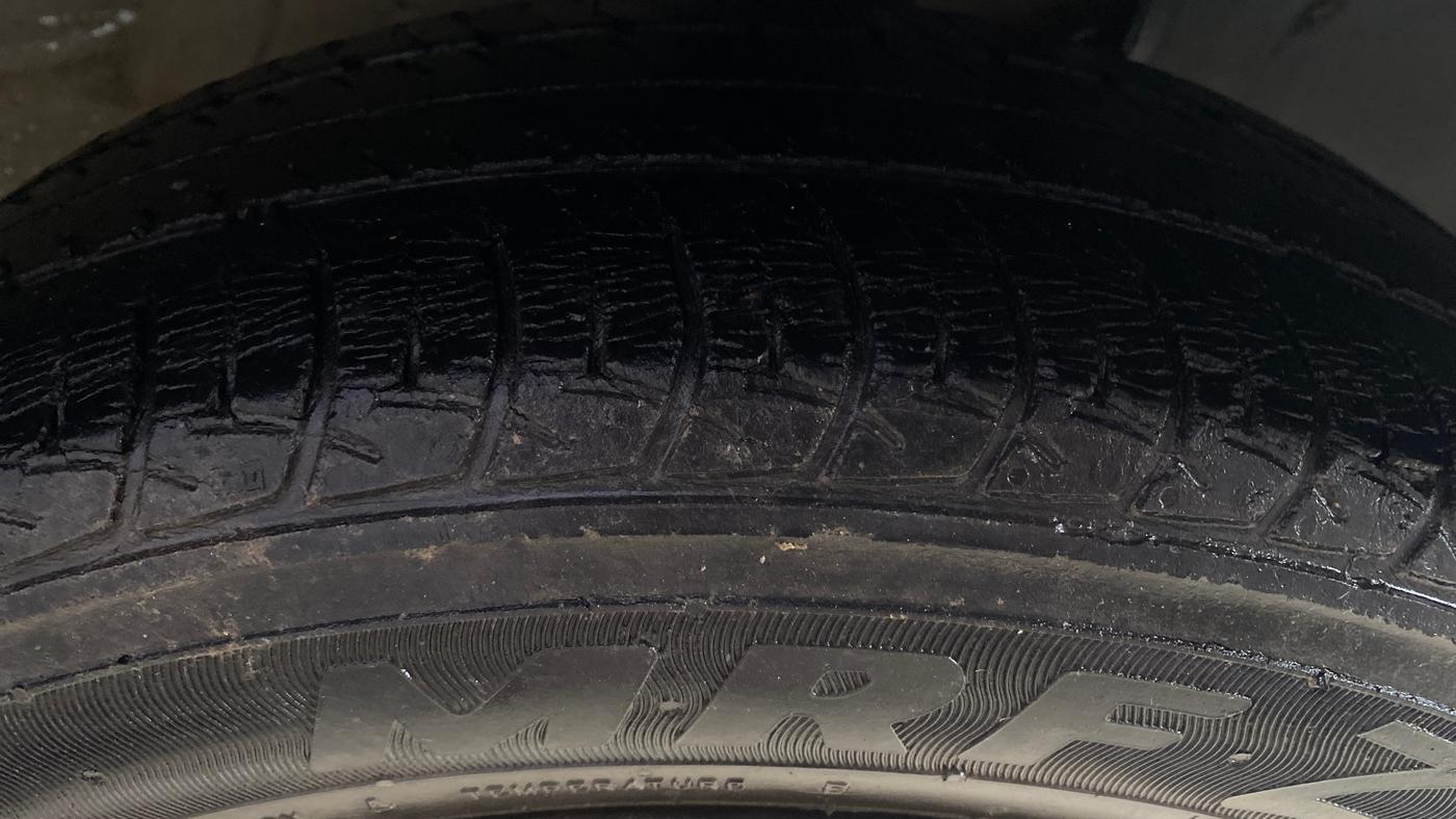 2019 Maruti New Wagon-R VXI 1.2 AMT, Petrol, Automatic, 21,172 km, Right Front Tyre Tread