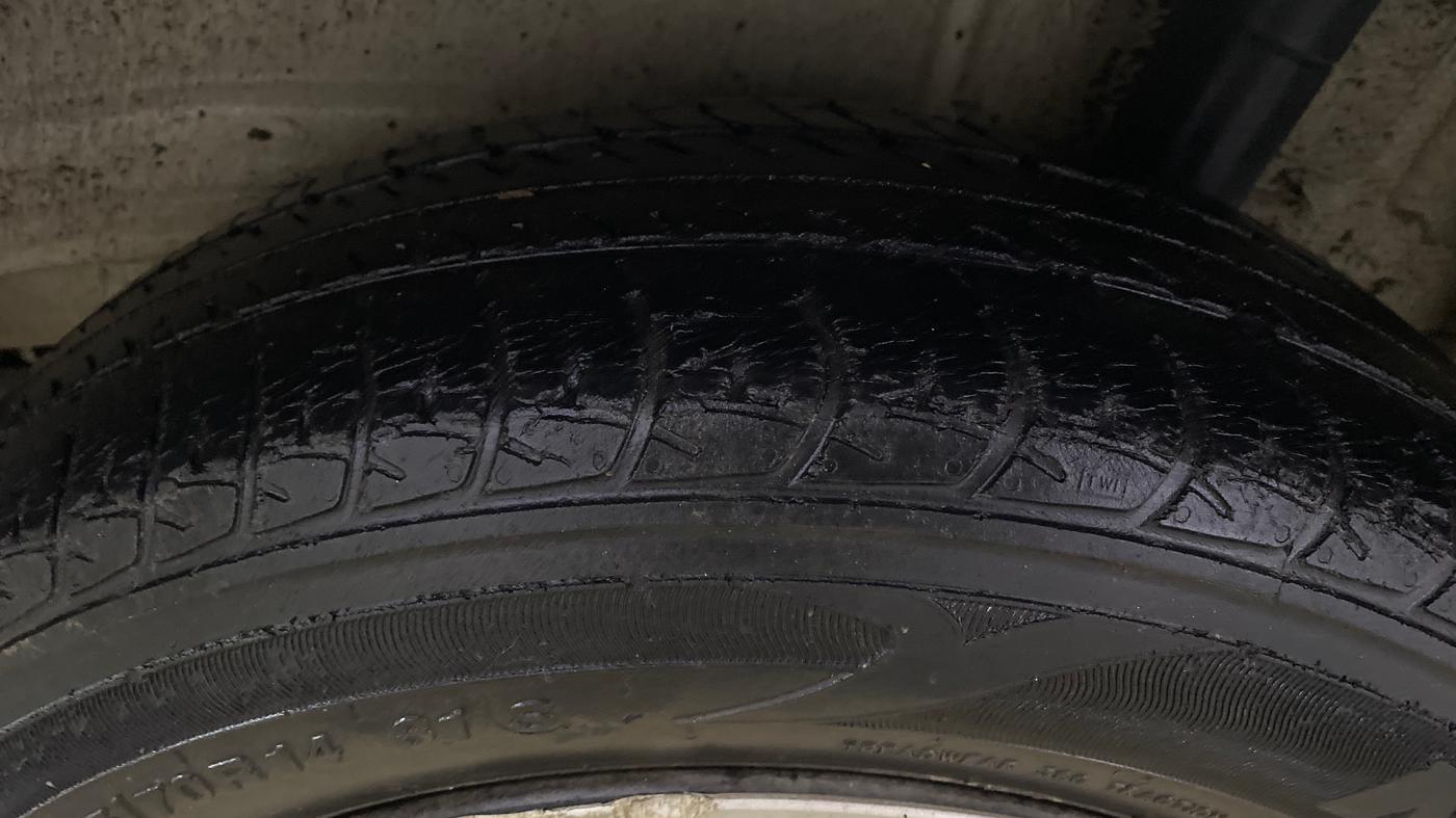 2019 Maruti New Wagon-R VXI 1.2 AMT, Petrol, Automatic, 21,172 km, Left Rear Tyre Tread