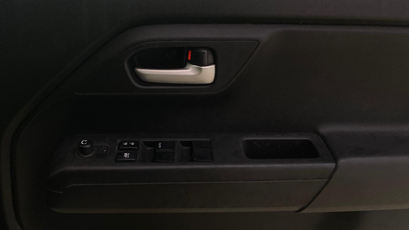 2019 Maruti New Wagon-R VXI 1.2 AMT, Petrol, Automatic, 21,172 km, Driver Side Door Panels Control