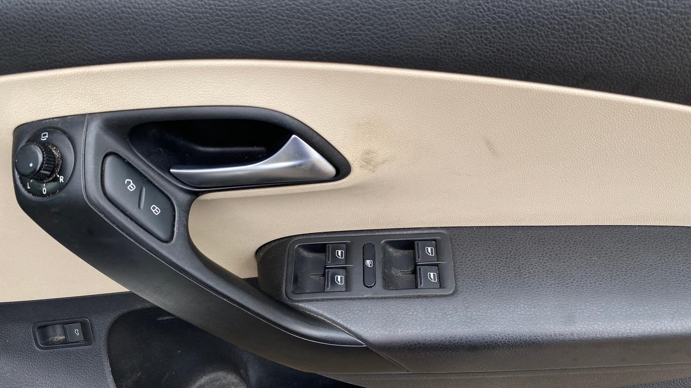 2019 Volkswagen Vento 1.2 TSI HIGHLINE PLUS AT, Petrol, Automatic, 57,673 km, Driver Side Door Panels Control
