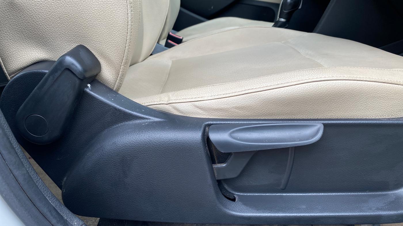 2019 Volkswagen Vento 1.2 TSI HIGHLINE PLUS AT, Petrol, Automatic, 57,673 km, Driver Side Adjustment Panel