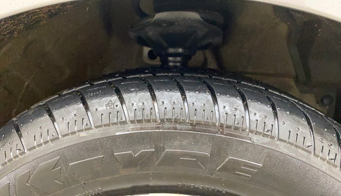 2016 Maruti Celerio VXI, Petrol, Manual, 38,983 km, Right Front Tyre Tread
