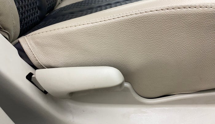 2016 Maruti Celerio VXI, Petrol, Manual, 38,983 km, Driver Side Adjustment Panel