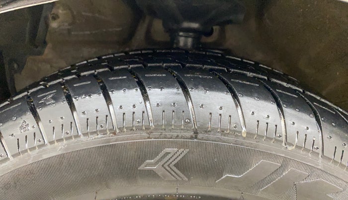 2016 Maruti Celerio VXI, Petrol, Manual, 38,983 km, Left Front Tyre Tread