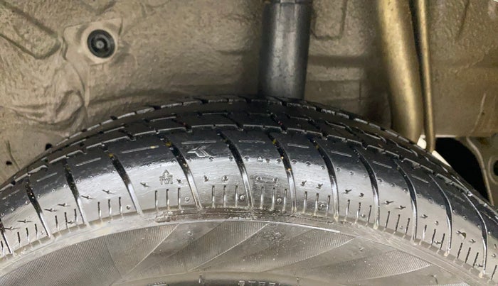 2016 Maruti Celerio VXI, Petrol, Manual, 38,983 km, Left Rear Tyre Tread