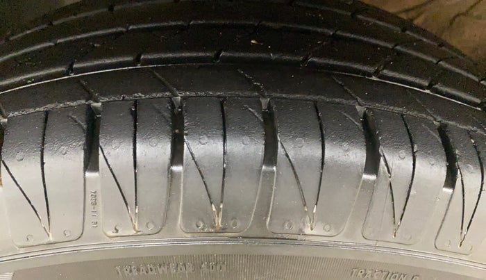 2022 KIA SONET GTX PLUS 1.0 IMT, Petrol, Manual, 18,318 km, Left Front Tyre Tread