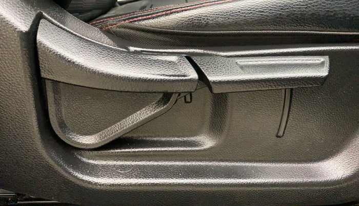 2022 KIA SONET GTX PLUS 1.0 IMT, Petrol, Manual, 18,318 km, Driver Side Adjustment Panel