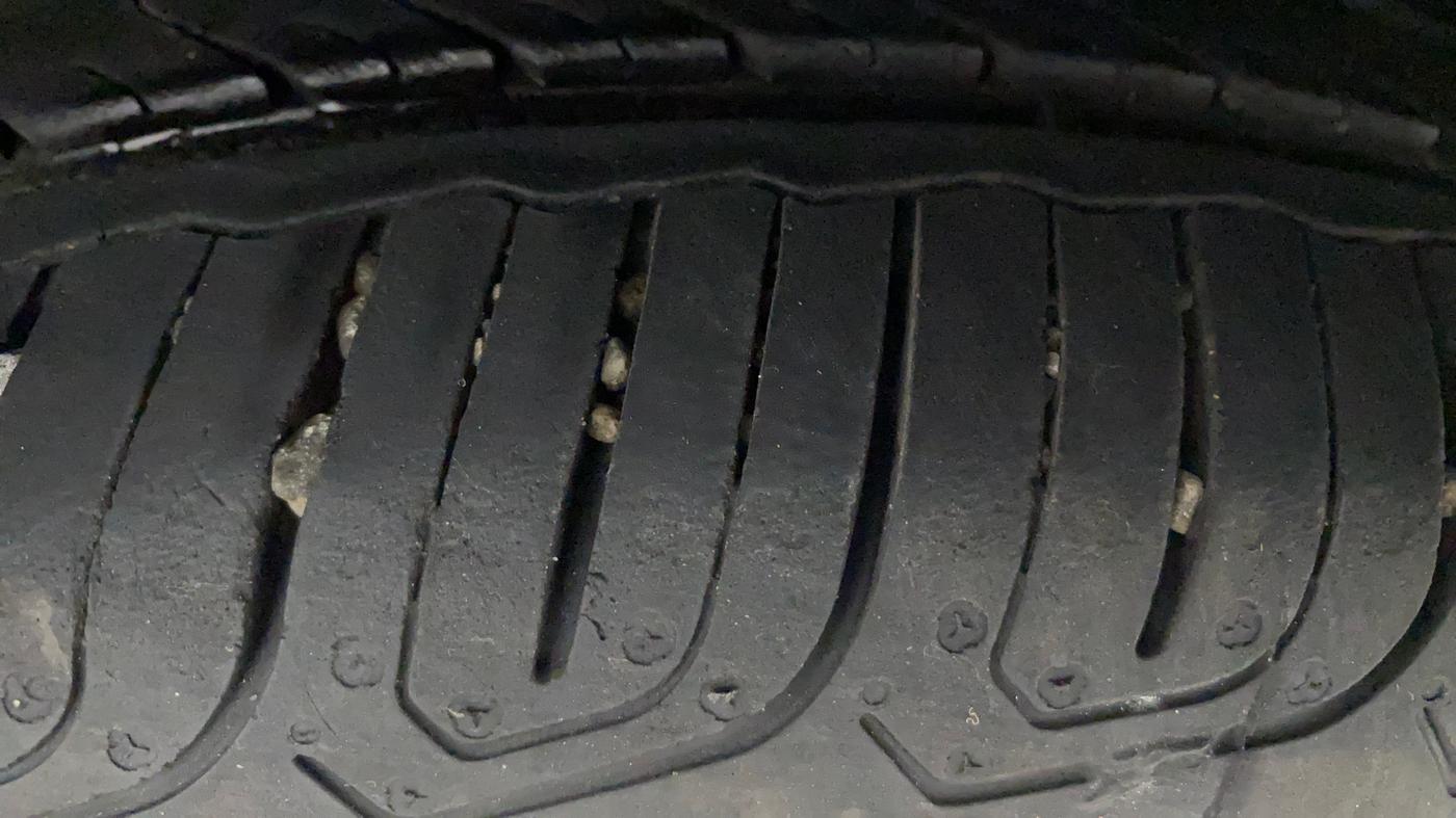 2016 Nissan Micra XV CVT, Petrol, Automatic, 61,039 km, Left Rear Tyre Tread