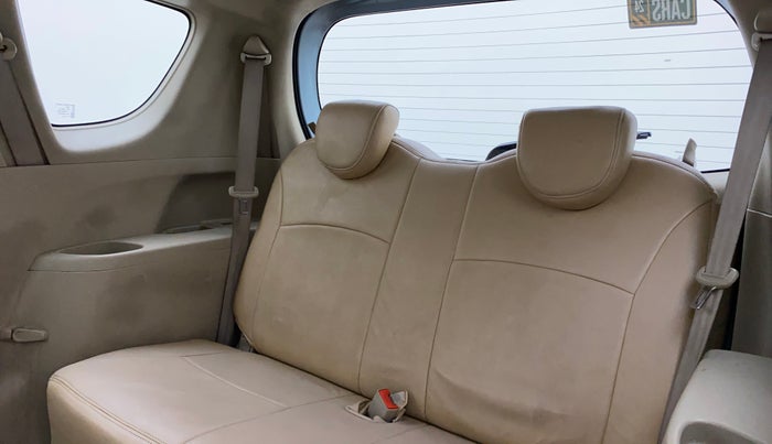 2012 Maruti Ertiga ZDI, Diesel, Manual, 1,06,213 km, Third Seat Row ( optional )