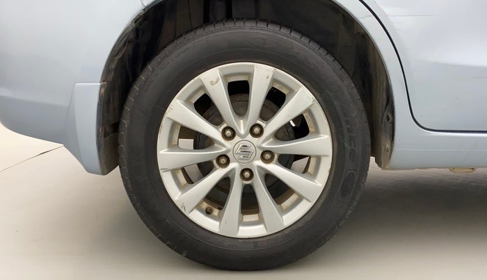 2012 Maruti Ertiga ZDI, Diesel, Manual, 1,06,213 km, Right Rear Wheel