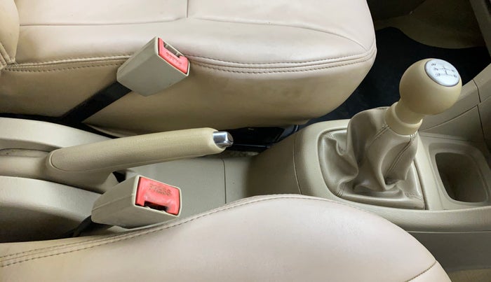 2012 Maruti Ertiga ZDI, Diesel, Manual, 1,06,213 km, Gear Lever