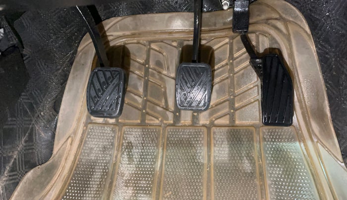 2018 Maruti Baleno DELTA PETROL 1.2, Petrol, Manual, 72,925 km, Pedals