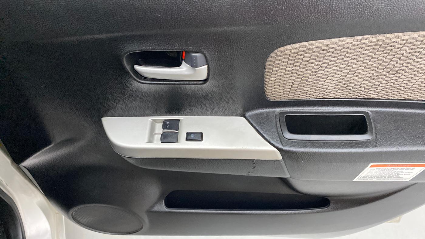 2014 Maruti Wagon R 1.0 LXI CNG, CNG, Manual, 59,130 km, Driver Side Door Panels Control
