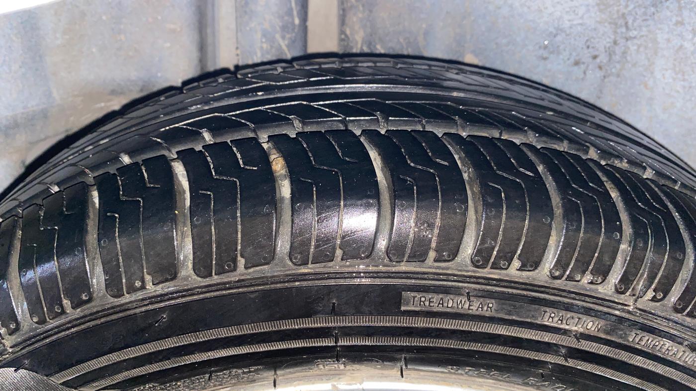 2015 Maruti Ciaz ZXI, Petrol, Manual, 65,548 km, Right Rear Tyre Tread