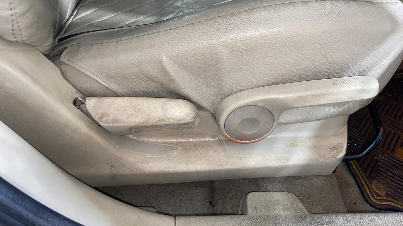 2015 Maruti Ciaz ZXI, Petrol, Manual, 65,548 km, Driver Side Adjustment Panel