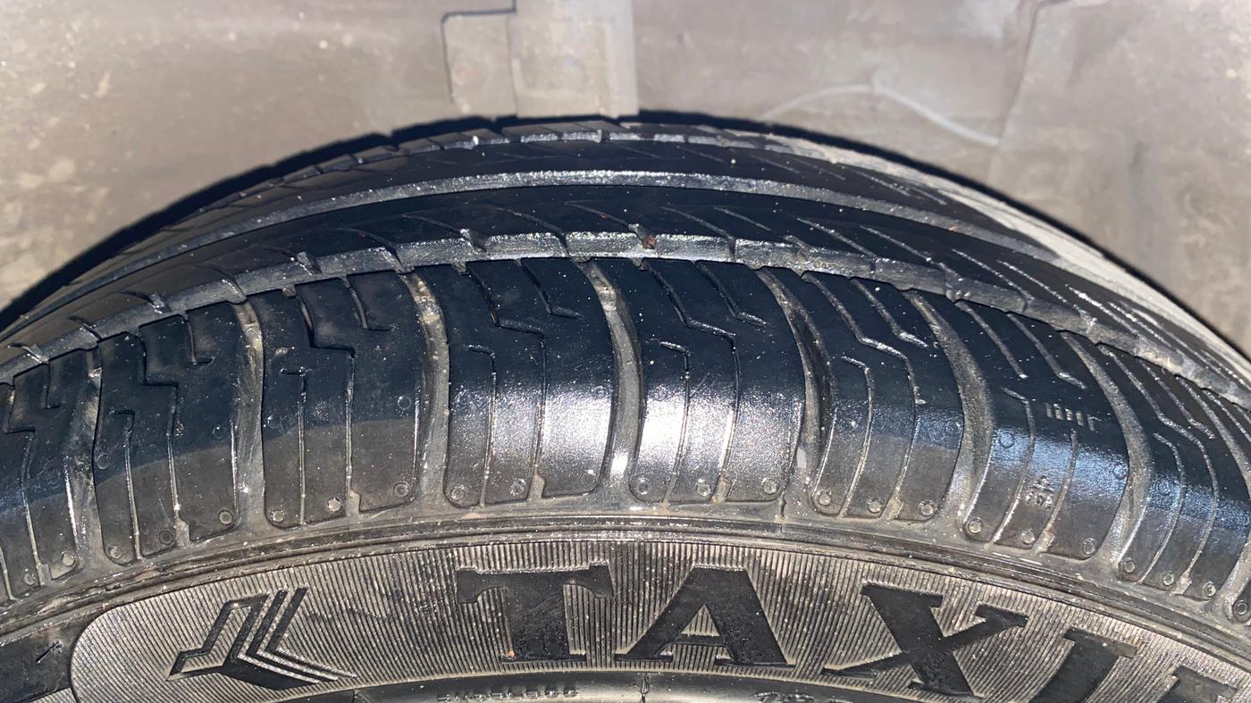 2015 Maruti Ciaz ZXI, Petrol, Manual, 65,548 km, Right Front Tyre Tread