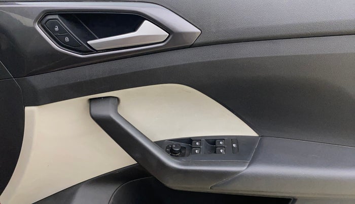 2022 Volkswagen TAIGUN TOPLINE 1.0 TSI AT, Petrol, Automatic, 44,910 km, Driver Side Door Panels Control