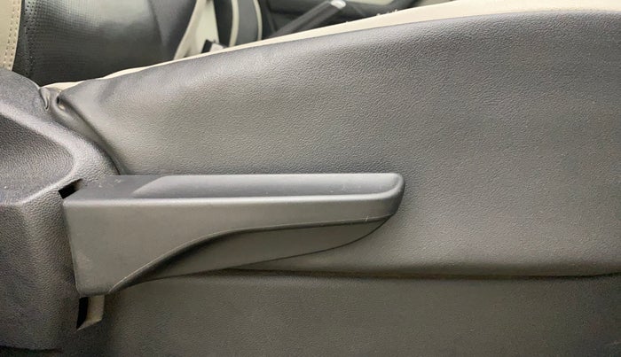 2022 Volkswagen TAIGUN TOPLINE 1.0 TSI AT, Petrol, Automatic, 44,910 km, Driver Side Adjustment Panel