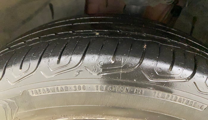 2022 Volkswagen TAIGUN TOPLINE 1.0 TSI AT, Petrol, Automatic, 44,910 km, Left Front Tyre Tread