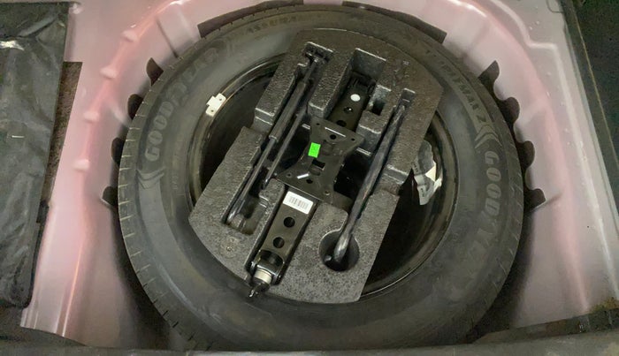 2022 Volkswagen TAIGUN TOPLINE 1.0 TSI AT, Petrol, Automatic, 44,910 km, Spare Tyre