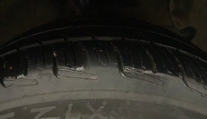 2014 Hyundai Grand i10 SPORTZ AT 1.2 KAPPA VTVT, Petrol, Automatic, 48,939 km, Right Front Tyre Tread