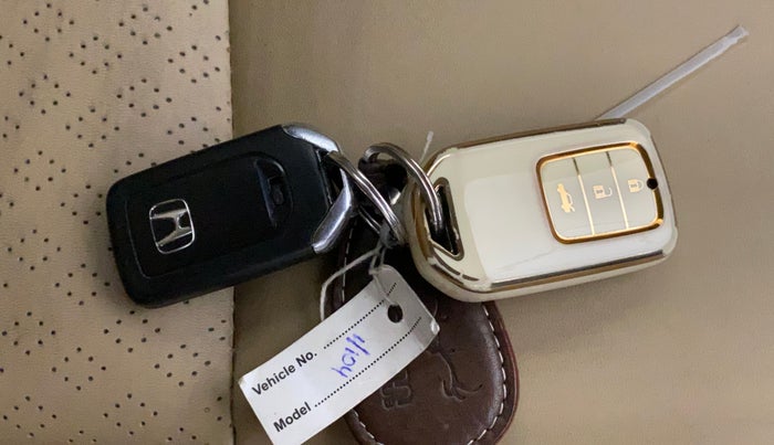 2017 Honda City 1.5L I-VTEC V MT, Petrol, Manual, 39,836 km, Key Close Up