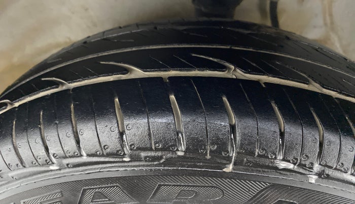2017 Maruti Alto 800 LXI, Petrol, Manual, 75,771 km, Left Front Tyre Tread