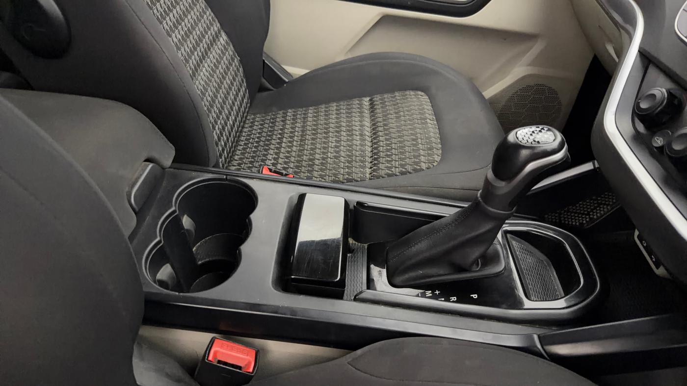 2022 Tata Safari XMA, Diesel, Automatic, 48,384 km, Gear Lever