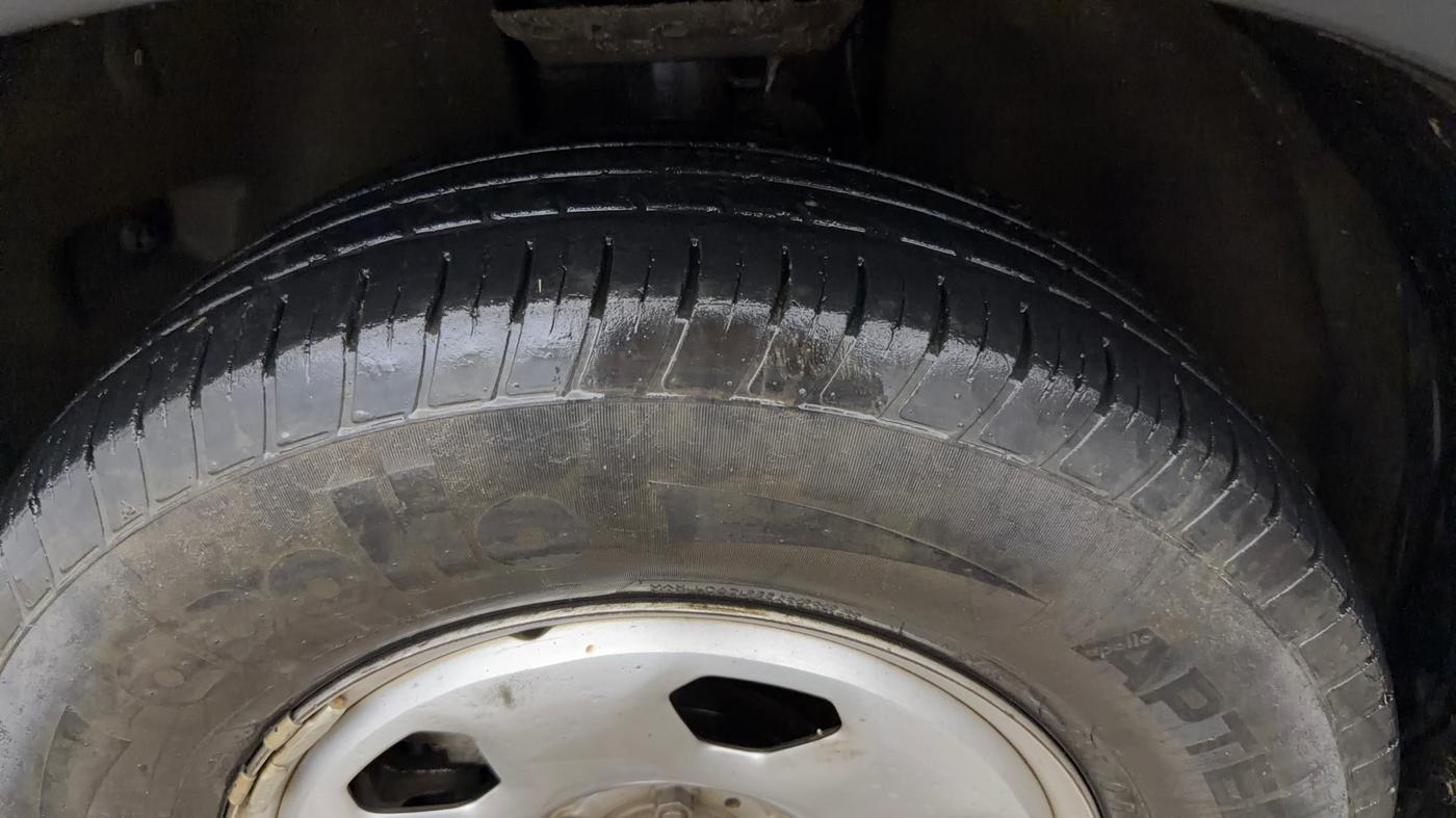 2022 Tata Safari XMA, Diesel, Automatic, 48,384 km, Left Front Tyre Tread