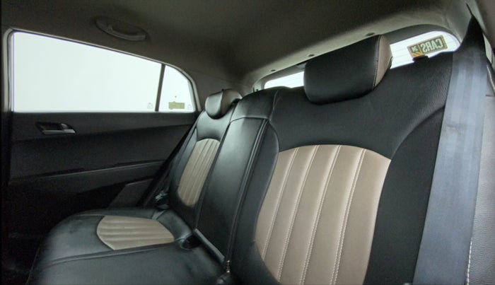 2015 Hyundai Creta SX PLUS 1.6 PETROL, Petrol, Manual, 68,592 km, Right Side Rear Door Cabin
