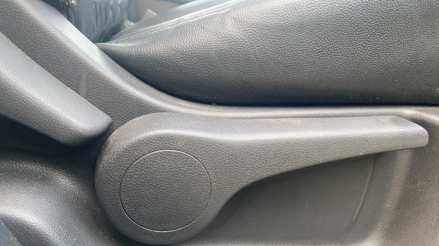 2019 Nissan Kicks XL DIESEL, Diesel, Manual, 21,691 km, Driver Side Adjustment Panel