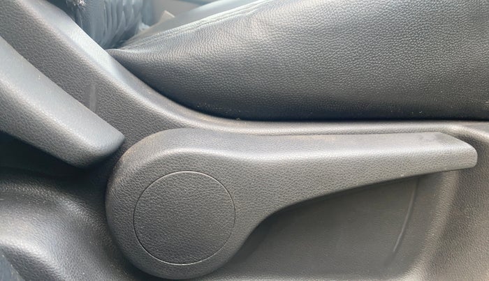 2019 Nissan Kicks XL DIESEL, Diesel, Manual, 21,691 km, Driver Side Adjustment Panel