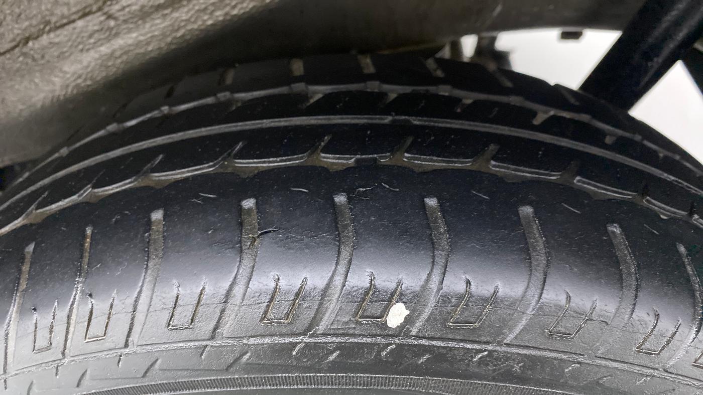 2018 Maruti Wagon R 1.0 VXI, CNG, Manual, 84,844 km, Left Rear Tyre Tread