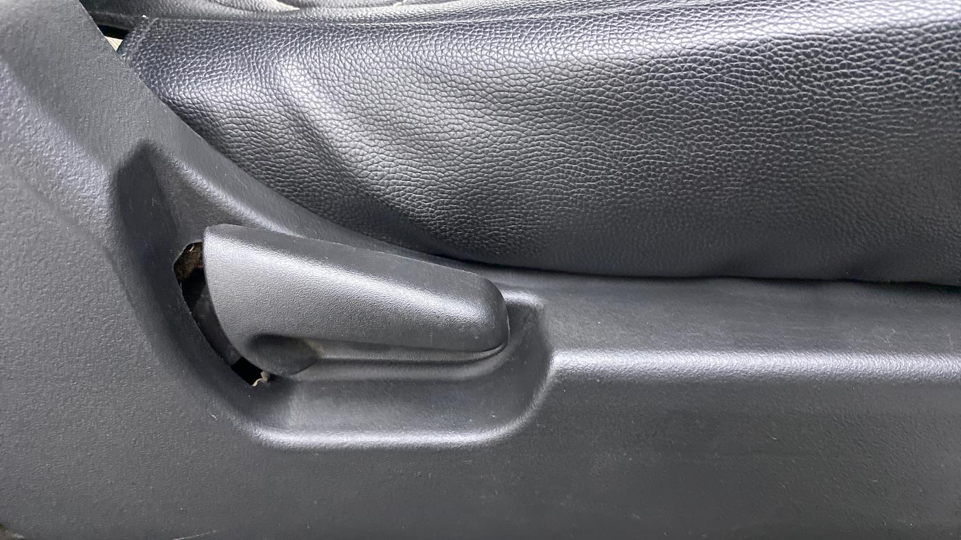 2018 Maruti Wagon R 1.0 VXI, CNG, Manual, 84,844 km, Driver Side Adjustment Panel