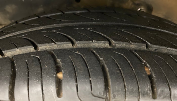 2015 Maruti Celerio VXI AGS, Petrol, Automatic, 79,464 km, Left Front Tyre Tread