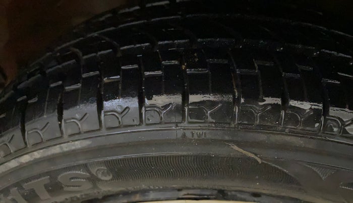 2015 Maruti Alto K10 VXI, Petrol, Manual, 32,364 km, Left Front Tyre Tread