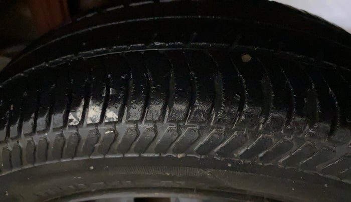 2015 Maruti Alto K10 VXI, Petrol, Manual, 32,364 km, Left Rear Tyre Tread