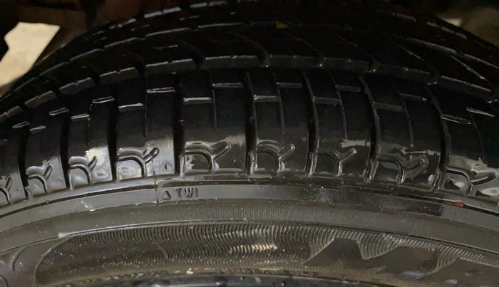 2015 Maruti Alto K10 VXI, Petrol, Manual, 32,364 km, Right Rear Tyre Tread