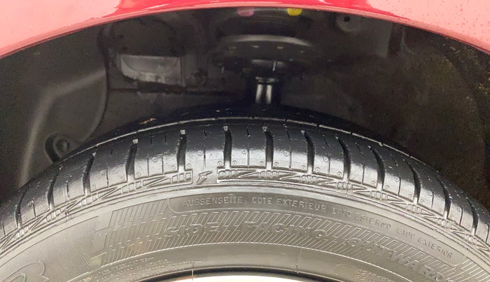 2015 Hyundai Grand i10 SPORTZ 1.2 KAPPA VTVT, Petrol, Manual, 56,866 km, Left Front Tyre Tread