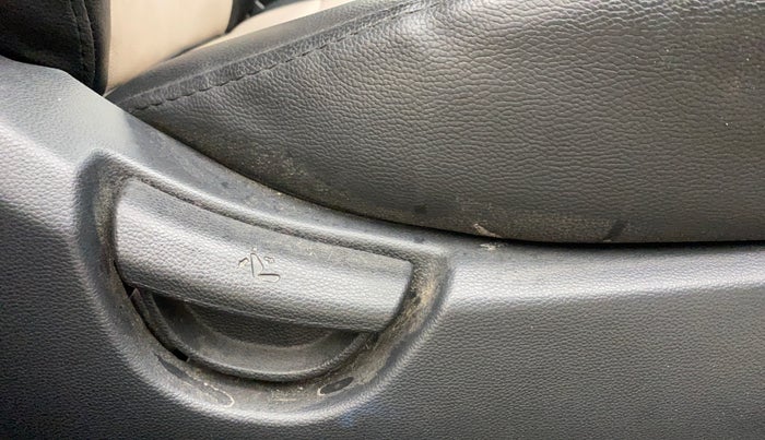 2015 Hyundai Grand i10 SPORTZ 1.2 KAPPA VTVT, Petrol, Manual, 56,866 km, Driver Side Adjustment Panel